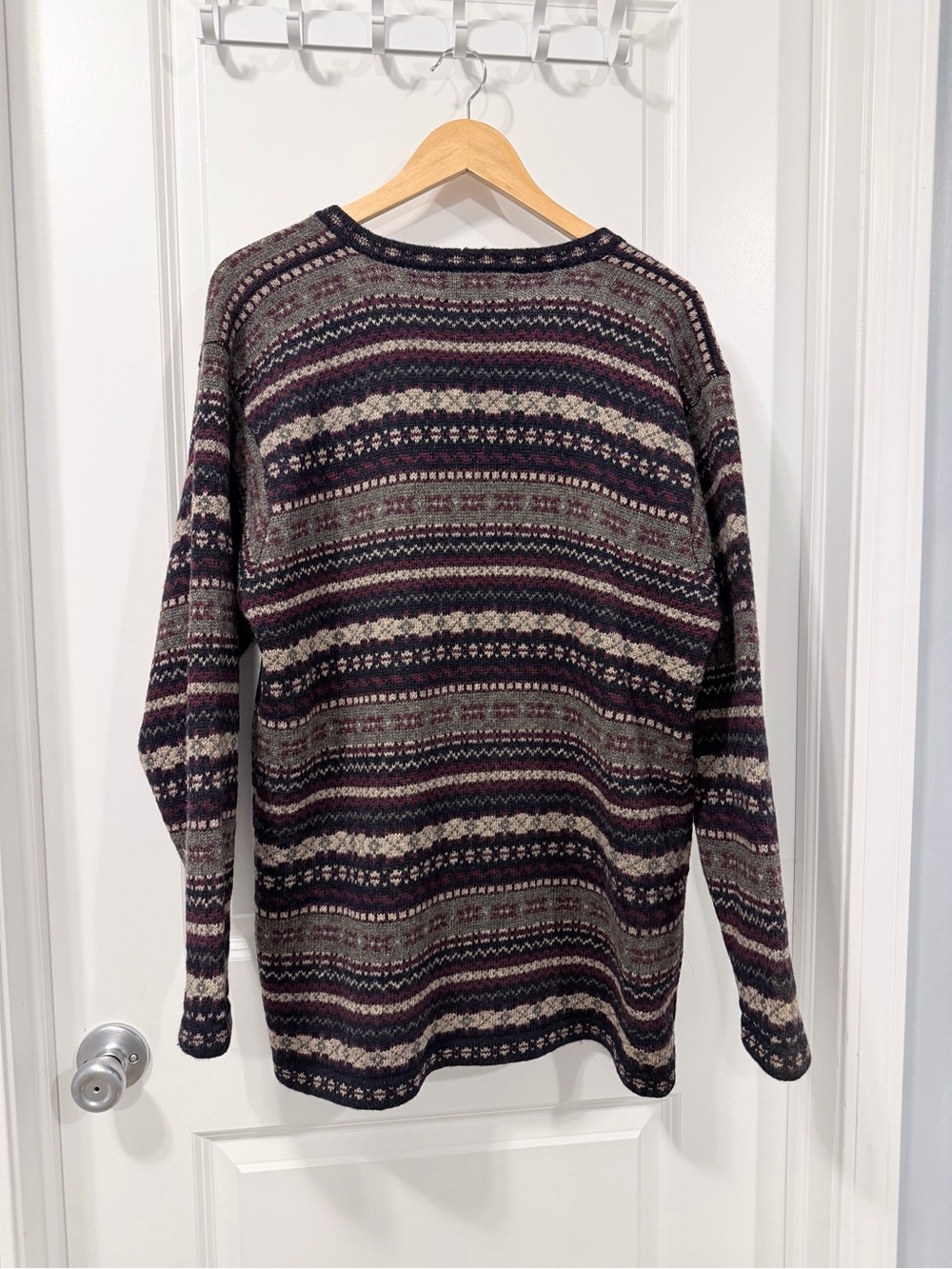 Nordic/Scandinavian Wool Cardigan - Picture 4 of 12